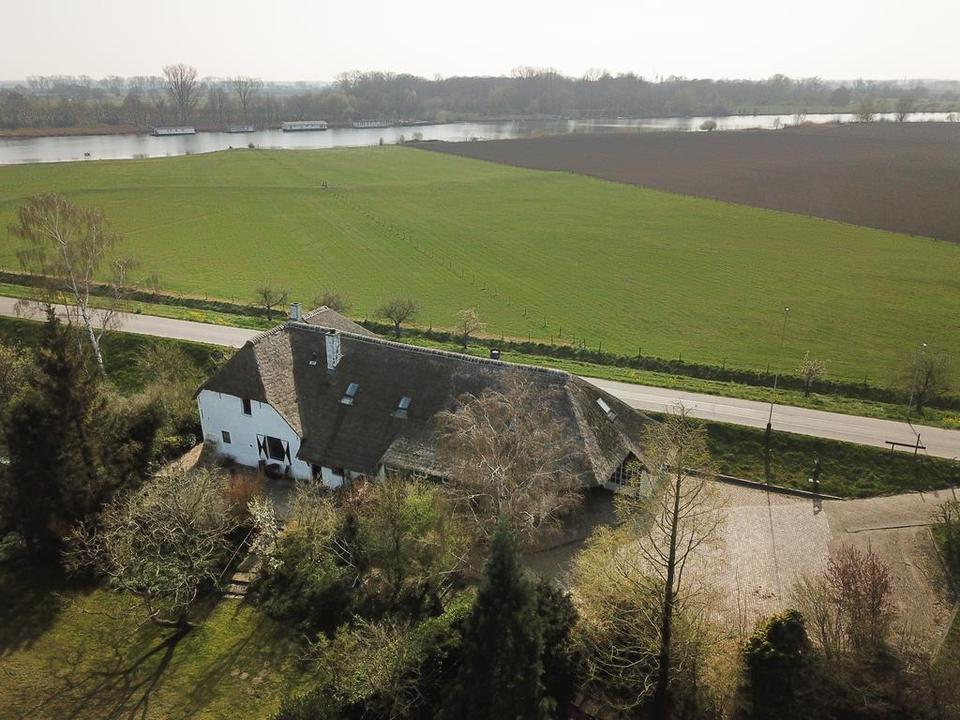 woonboerderij te Nederhemert